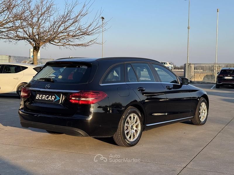 Usata Mercedes C180 Executive 122 CV (89 kW) 2019 Nero Station wagon