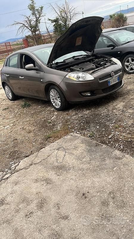 Usata Fiat Bravo 120 CV (88 kW) 2009 Marrone Utilitaria