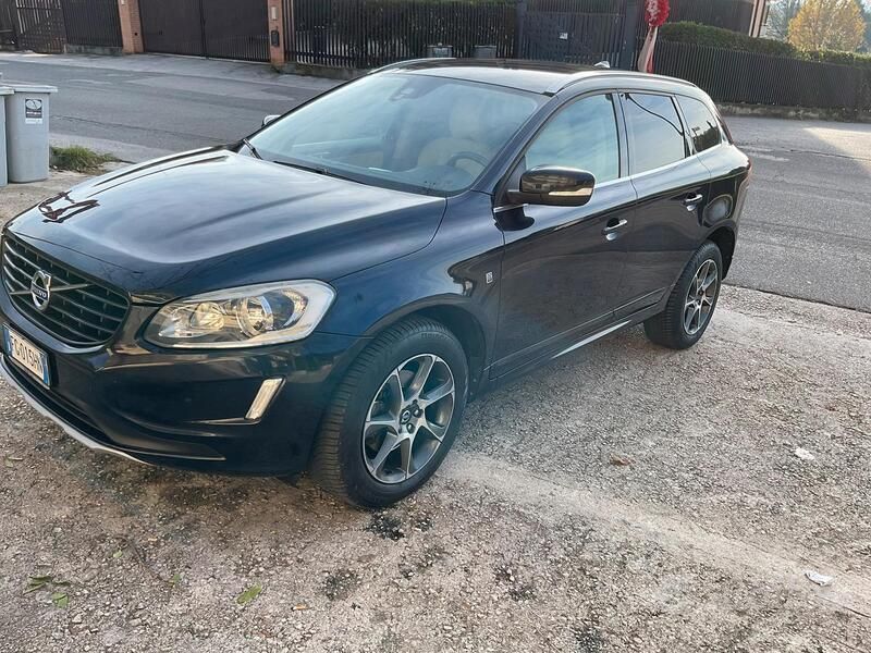 Blu/azzurro Usata 2017 Volvo XC60 Ocean Race SUV | 15.900 € - Immagine 1/4