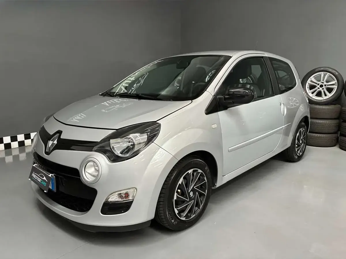 Usata Renault Twingo Night&Day 75 CV (55 kW) 2014 Argento Utilitaria