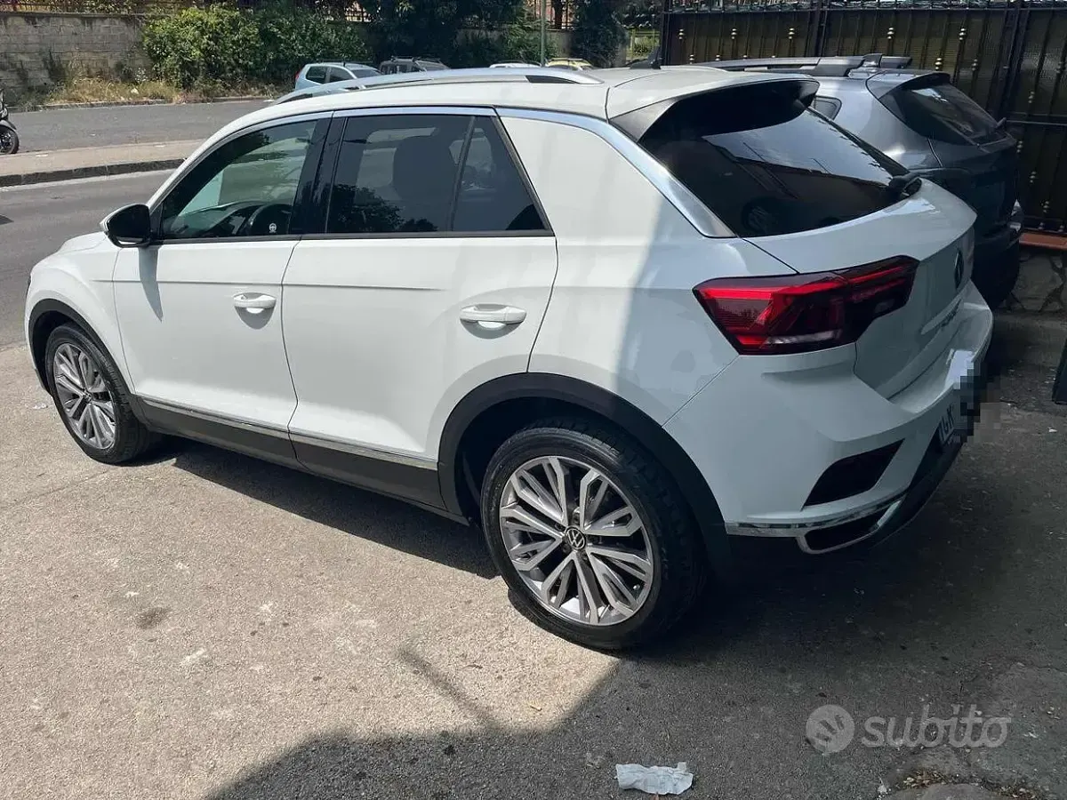 Usata VW T-Roc 150 CV (110 kW) 2022 Vari colori SUV
