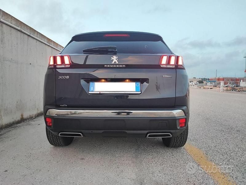 Usata Peugeot 3008 130 CV (95 kW) 2018 SUV