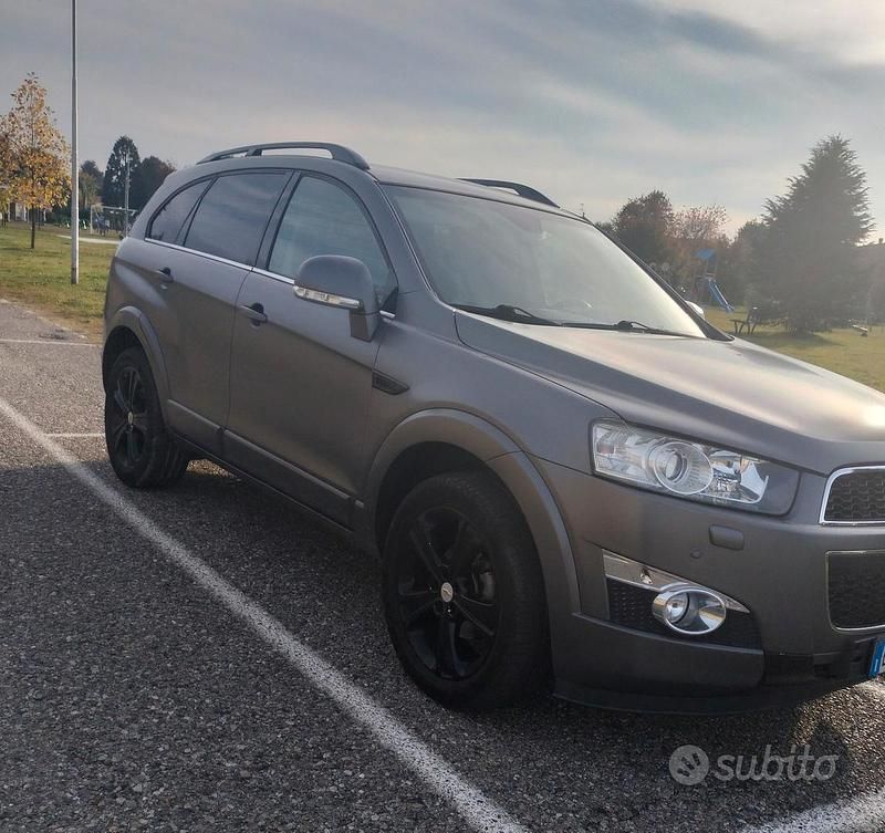 Usata Chevrolet Captiva 184 CV (135 kW) 2013 Grigio SUV