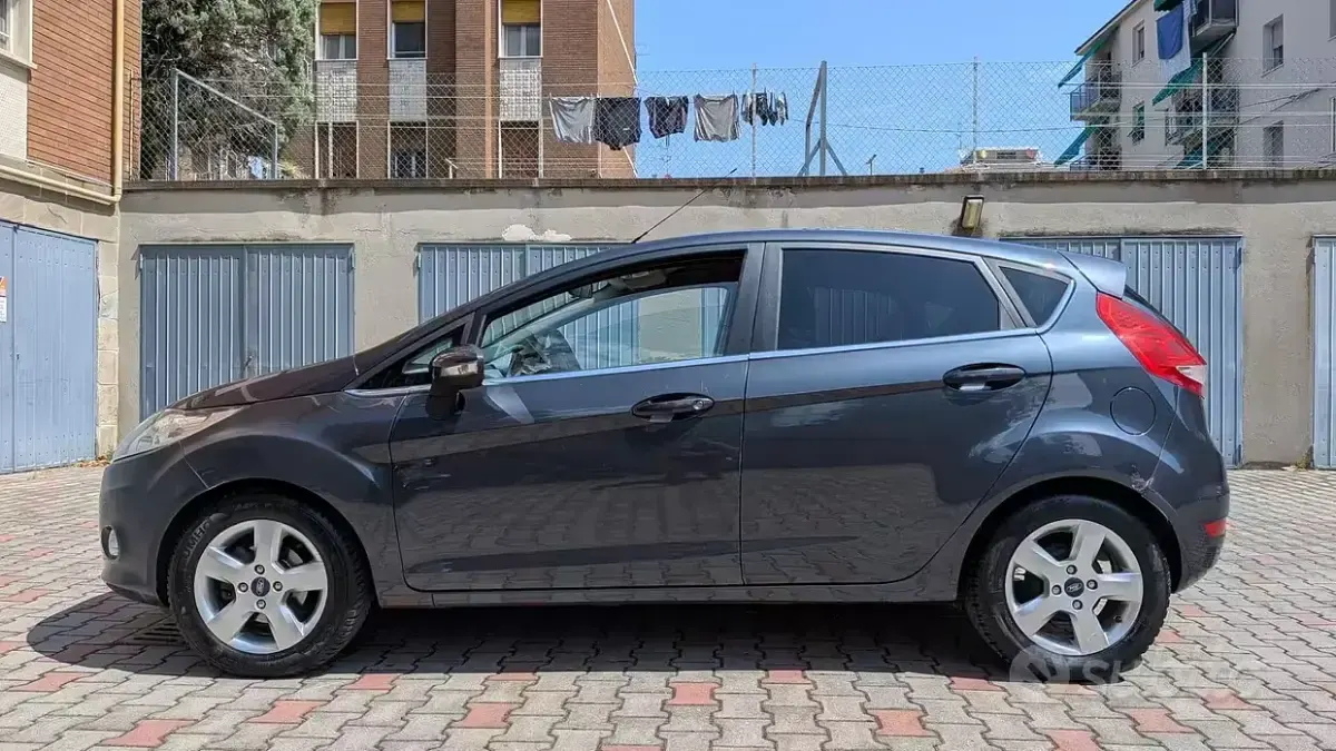 Usata Ford Fiesta Titanium 82 CV (60 kW) 2009 Nero Berlina