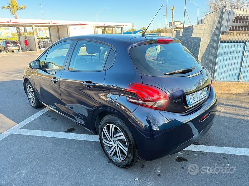Usata Peugeot 208 75 CV (55 kW) 2016 Utilitaria