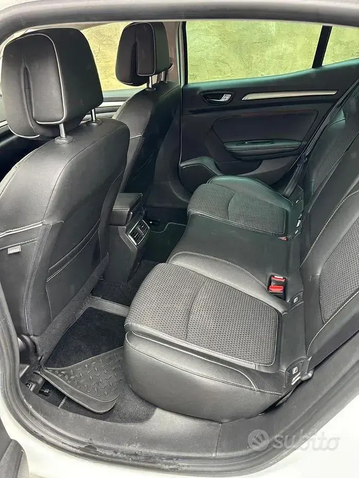 Usata Renault Mégane Bose Edition 110 CV (80 kW) 2016 Bianco Berlina
