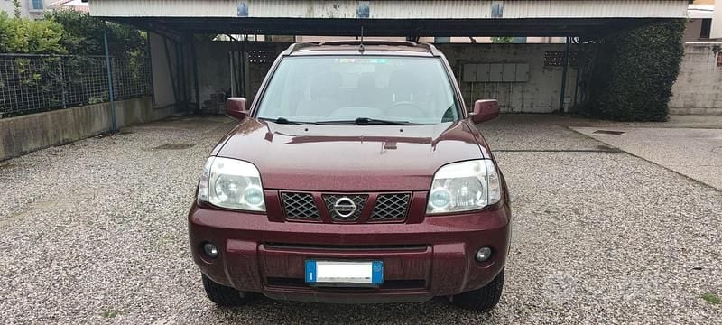 Usata Nissan X-Trail 136 CV (100 kW) 2005 Rosso SUV