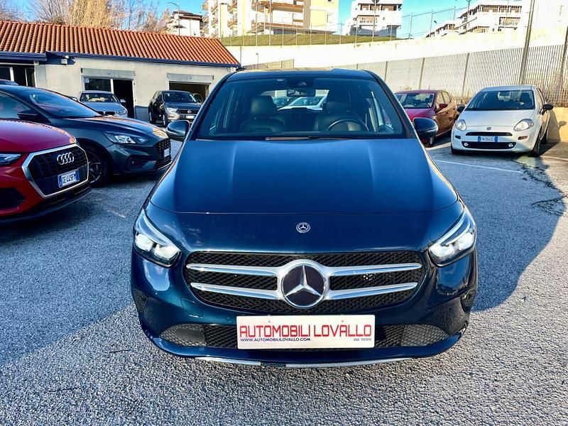 Usata Mercedes B180 Executive 116 CV (85 kW) 2019 Blu/azzurro Monovolume