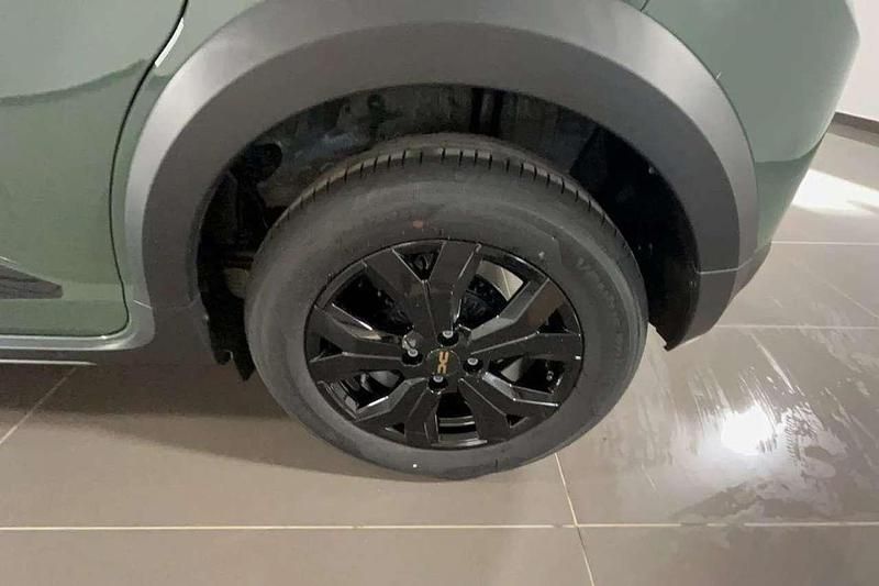 Nuova Dacia Sandero Extreme 101 CV (74 kW) 2025 Verde Berlina