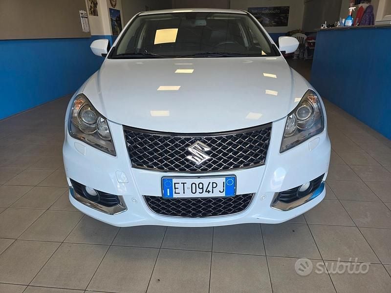 Usata Suzuki Kizashi Sport 178 CV (130 kW) 2014 Bianco Berlina