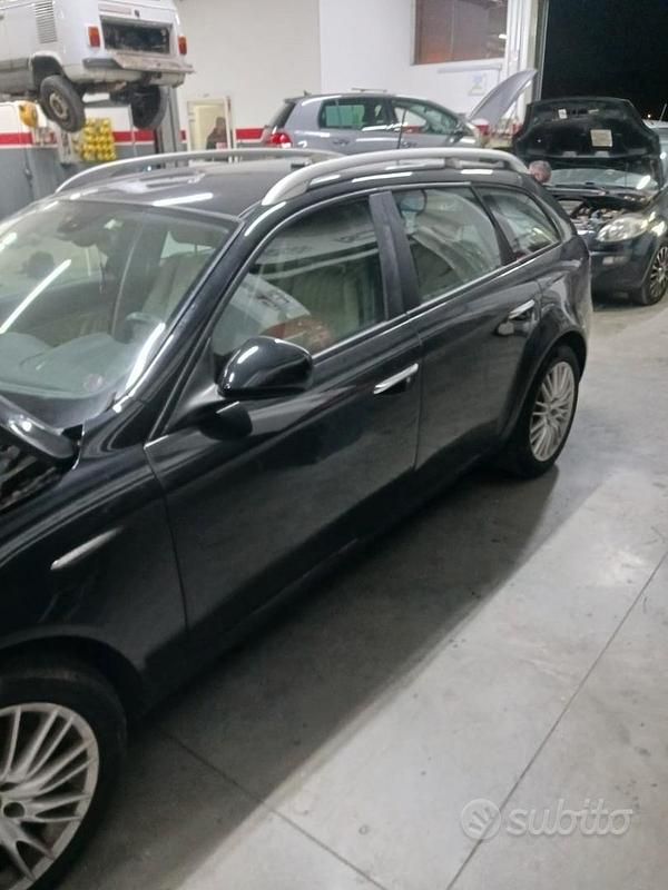 Usata Alfa Romeo 159 150 CV (110 kW) 2009 Nero Station wagon