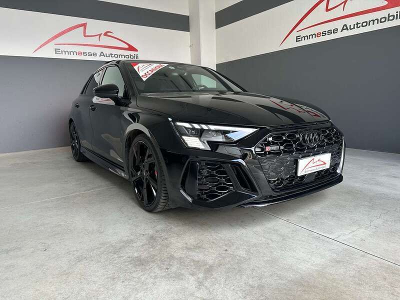Nero mithos metallizzato Usata 2023 Audi RS3 Sportback Ambiente Due volumi | 63.500 € (Cara) - Immagine 1/4