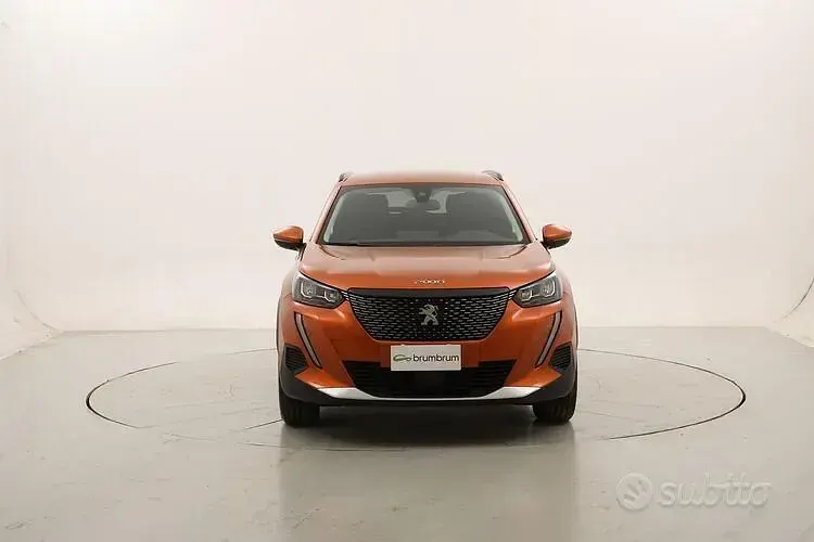 Usata Peugeot 2008 Allure 110 CV (80 kW) 2021 Arancione SUV
