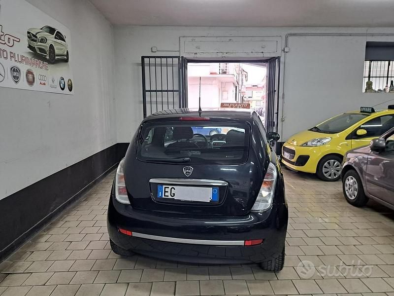 Usata Lancia Ypsilon 77 CV (56 kW) 2011 Nero Utilitaria