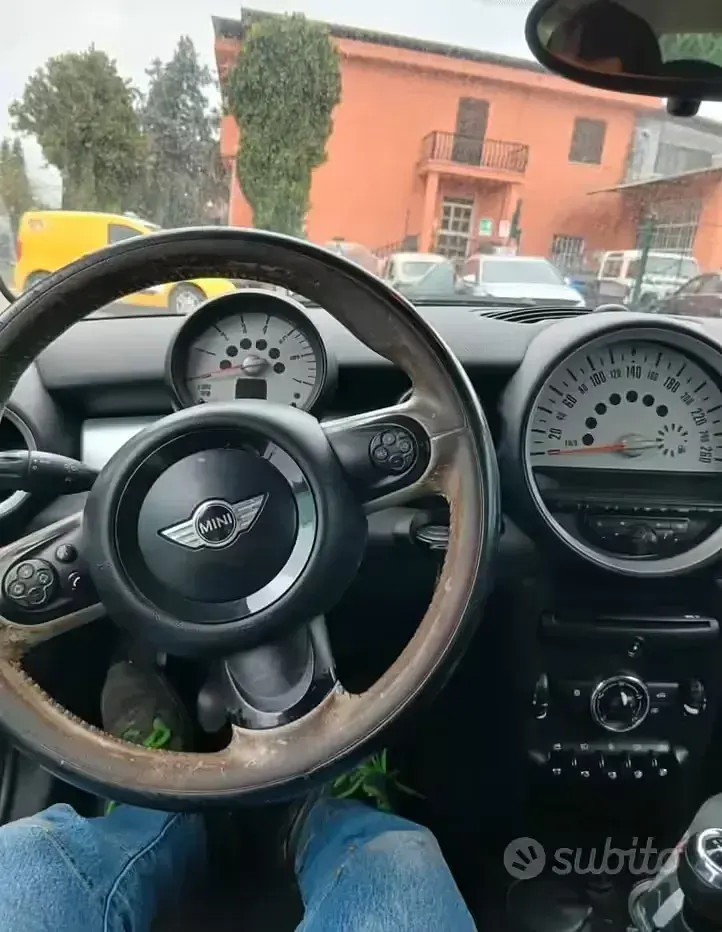 Usata Mini Cooper 90 CV (66 kW) 2011 Bianco Utilitaria