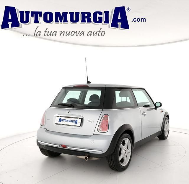 Begagnad Mini ONE 90 HK (66 kW) 2005 Silver Halvkombi