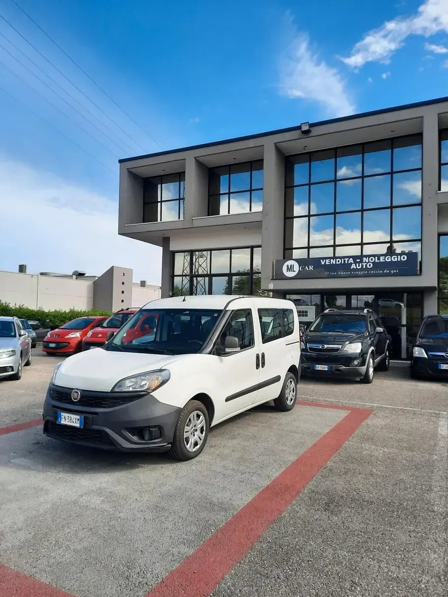 Usata Fiat Doblò 95 CV (69 kW) 2018 Bianco Monovolume