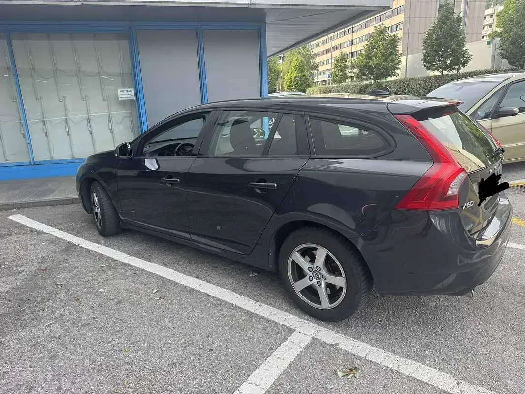 Usata Volvo V60 Summum 115 CV (84 kW) 2014 Grigio Station wagon