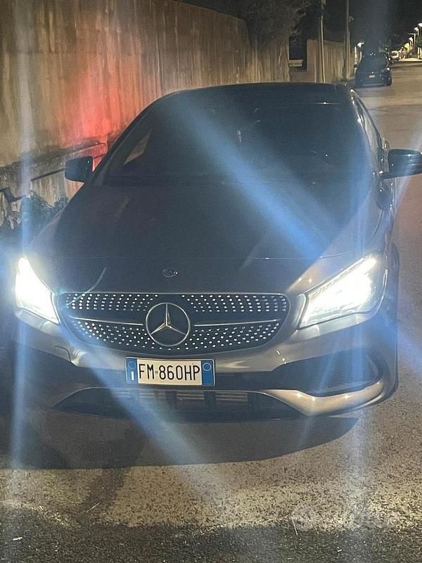 Usata Mercedes CLA200 136 CV (100 kW) 2017 Grigio Berlina