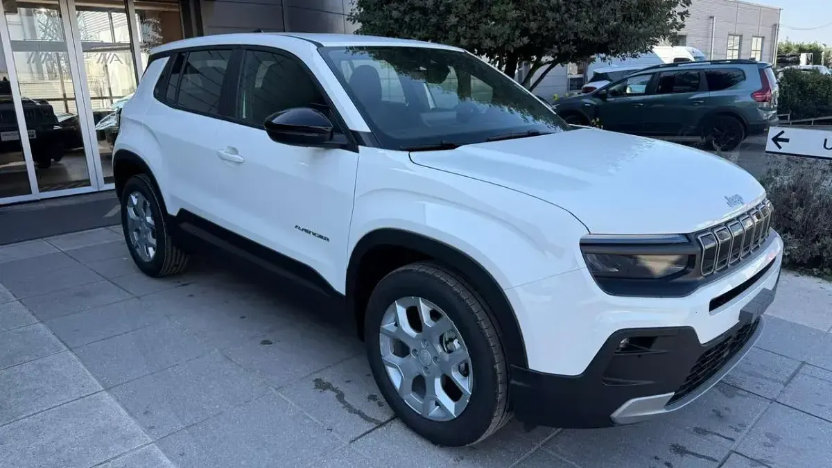 Nuova Jeep Avenger Altitude 101 CV (74 kW) 2025 Bianco SUV