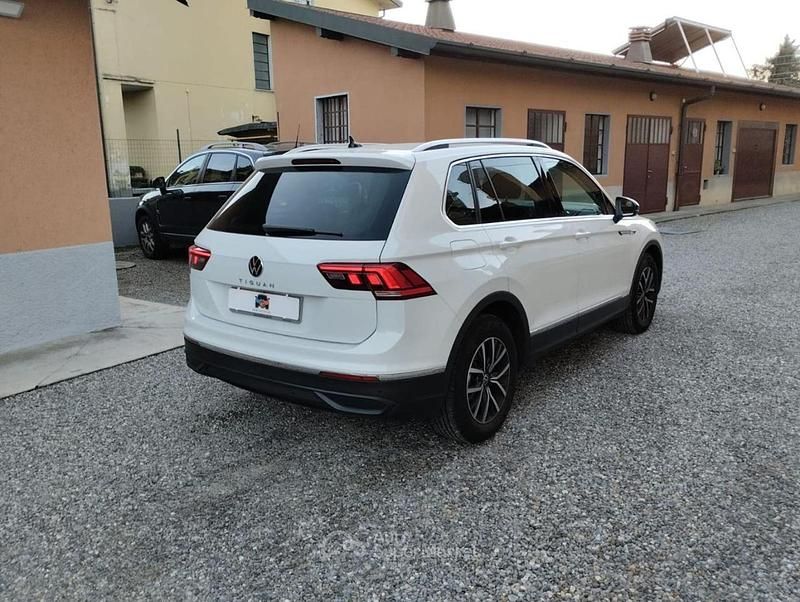 Usata VW Tiguan Elegance 150 CV (110 kW) 2021 Bianco SUV