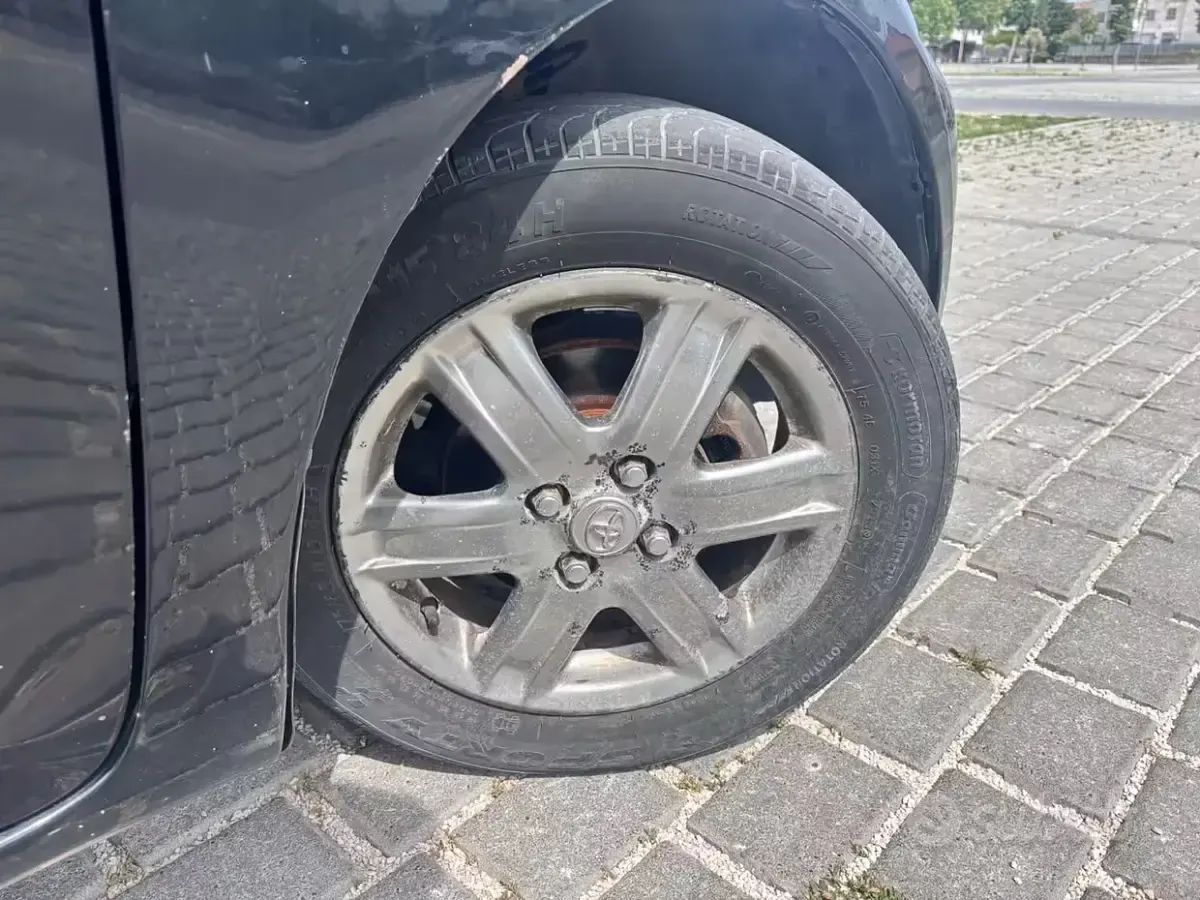 Usata Toyota iQ 68 CV (50 kW) 2009 Nero Utilitaria