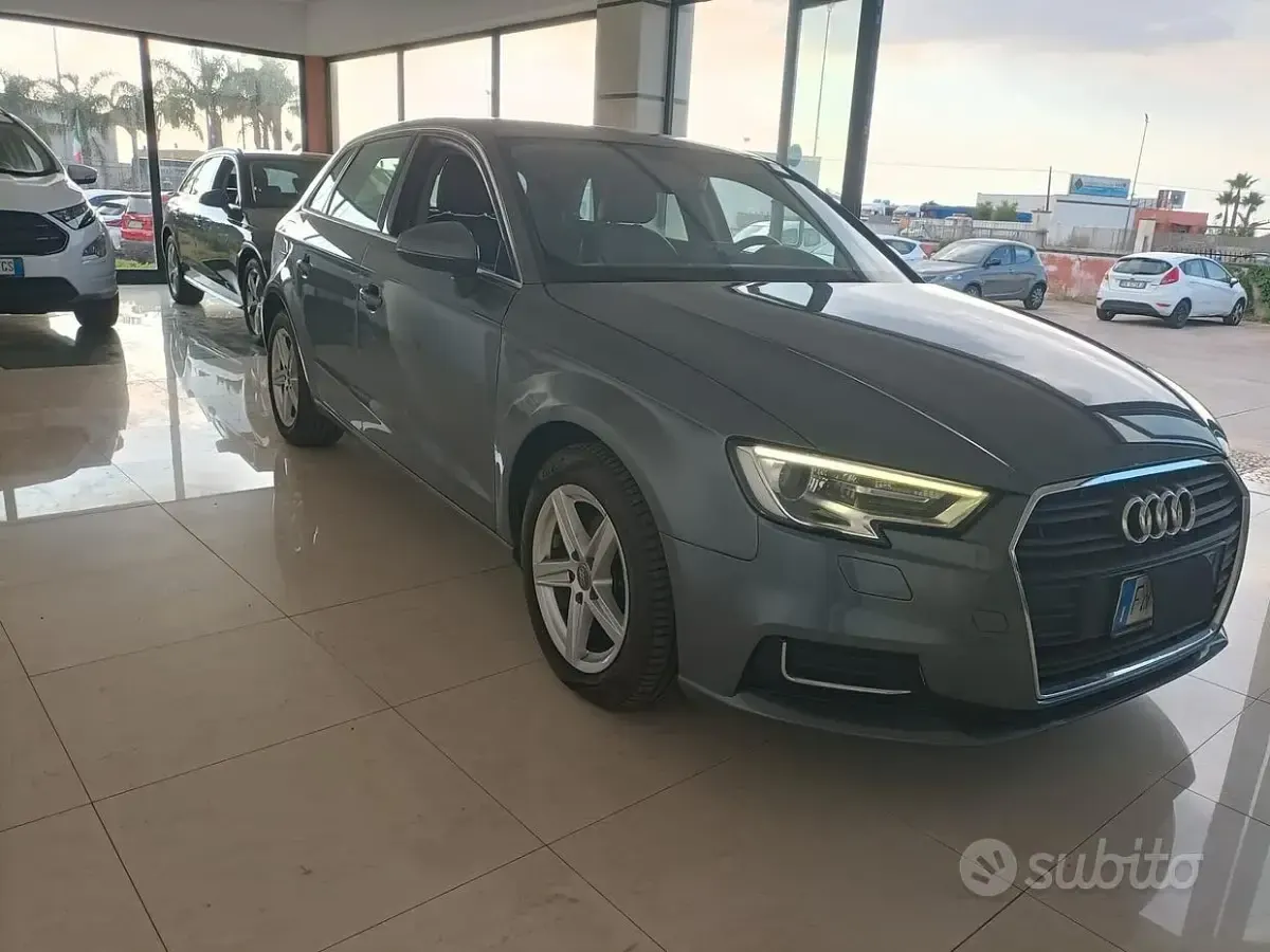 Usata Audi A3 Admired 150 CV (110 kW) 2018 Grigio Berlina
