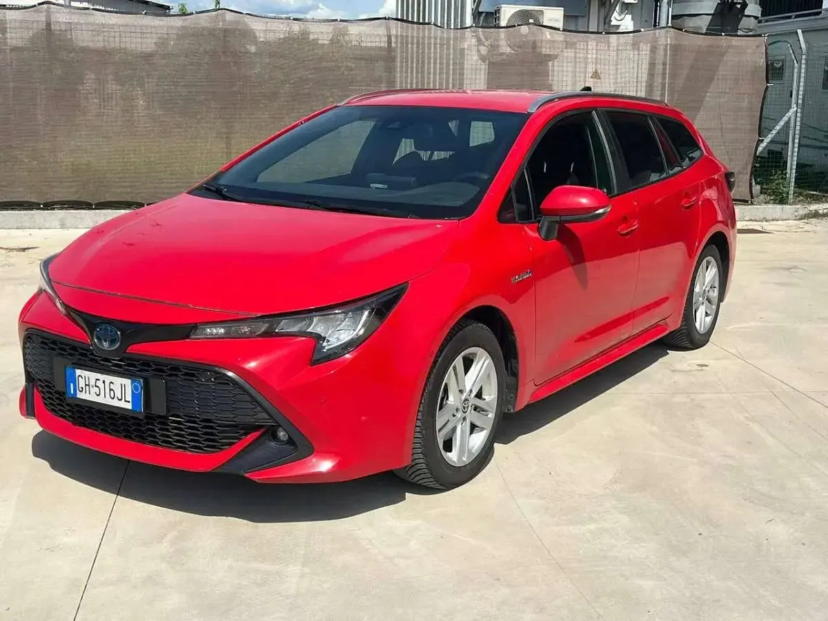 Second-hand Toyota Corolla Business Edition 98 CP (72 kW) 2021 Roșu Break