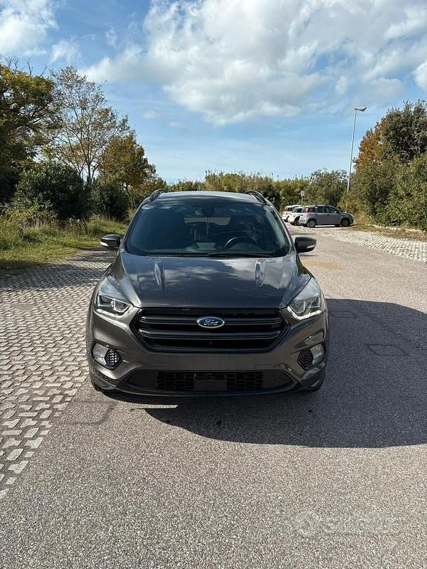 Usata Ford Kuga 120 CV (88 kW) 2019 SUV
