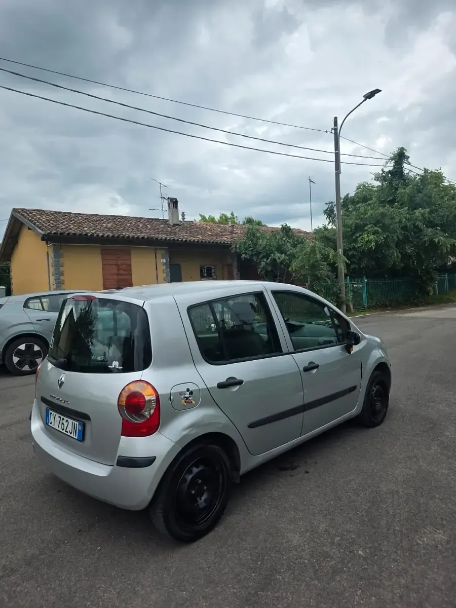Usata Renault Modus 75 CV (55 kW) 2007 Grigio Monovolume