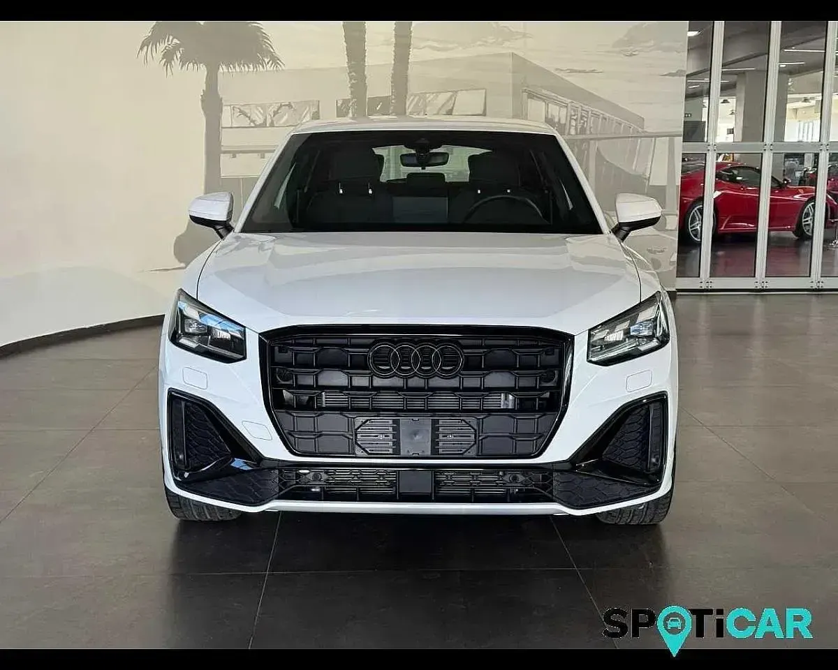 Begagnad Audi Q2 Ambiente 116 HK (85 kW) 2025 Vit SUV