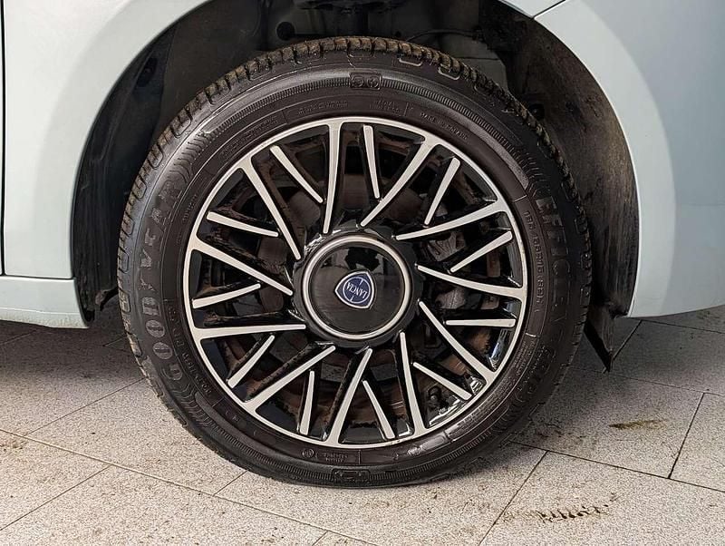 Usata Lancia Ypsilon 71 CV (52 kW) 2024 Verde Utilitaria