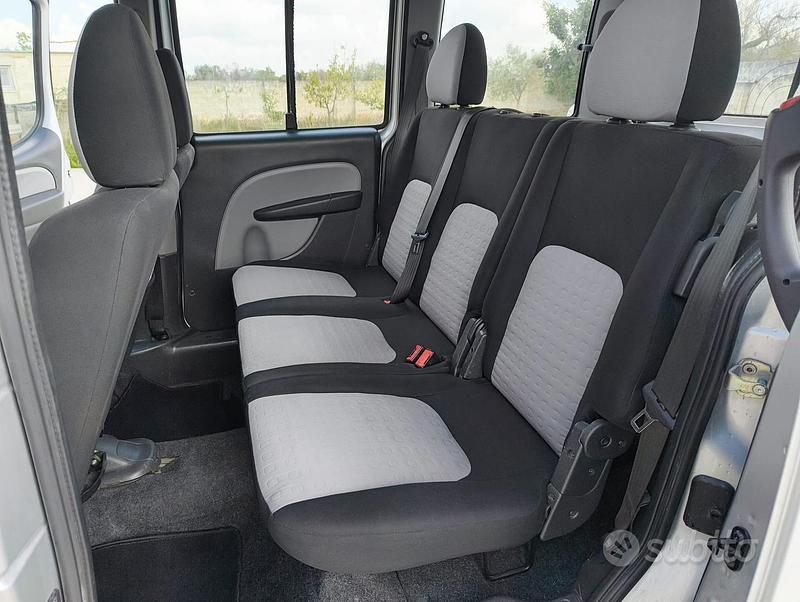 Usata Fiat Doblò 75 CV (55 kW) 2010 Grigio Monovolume