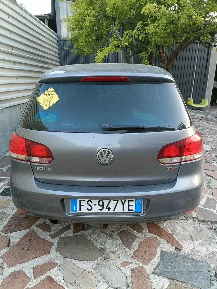 Usata VW Golf VI 105 CV (77 kW) 2011 Grigio Utilitaria
