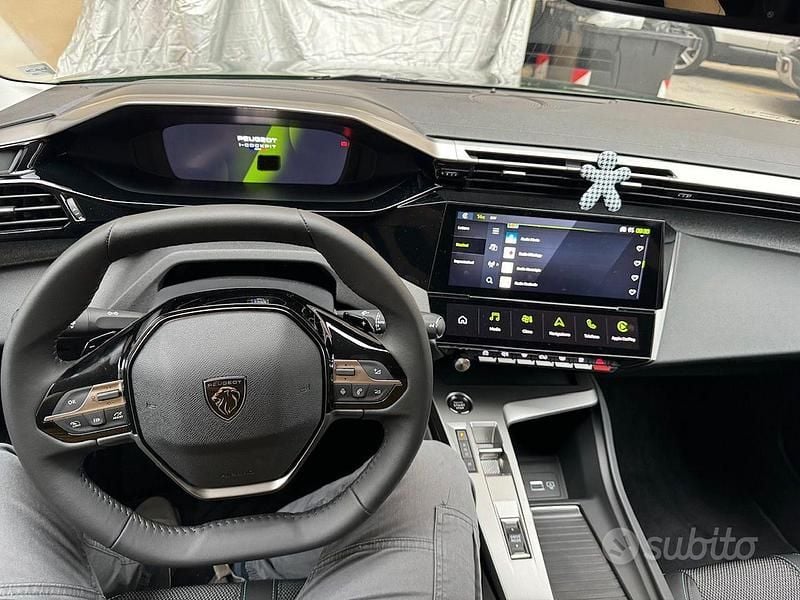 Usata Peugeot 308 Allure 131 CV (96 kW) 2024 Verde Berlina