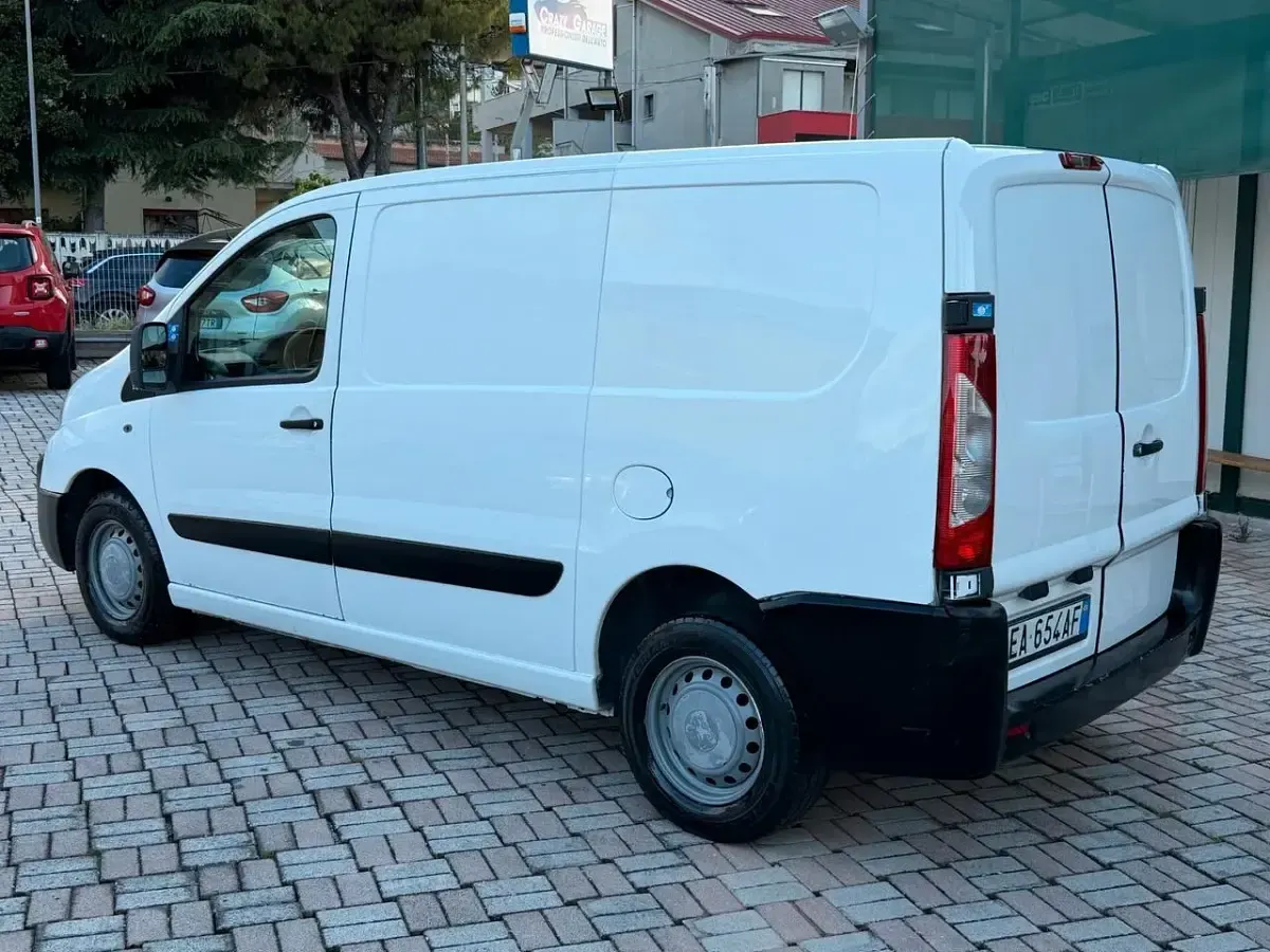 Gebraucht Peugeot Expert 89 PS (65 kW) 2010 Weiß Van