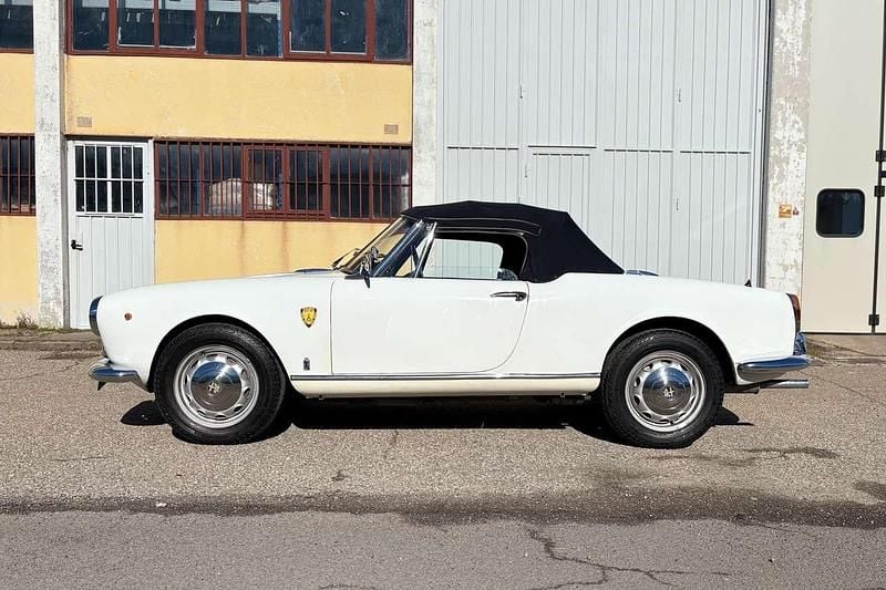 Käytetty Alfa Romeo Giulia Spider 91 HP (66 kW) 1963 Valkoinen Avoauto