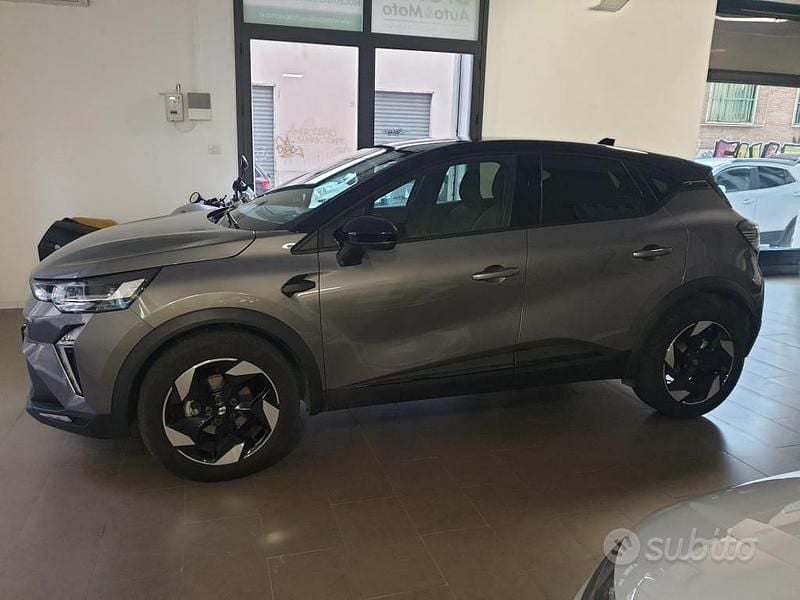 Usata Renault Captur Techno 90 CV (66 kW) 2025 Grigio SUV