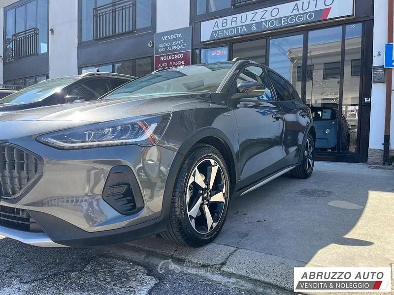 Usata Ford Focus Active 126 CV (92 kW) 2024 Grigio Berlina