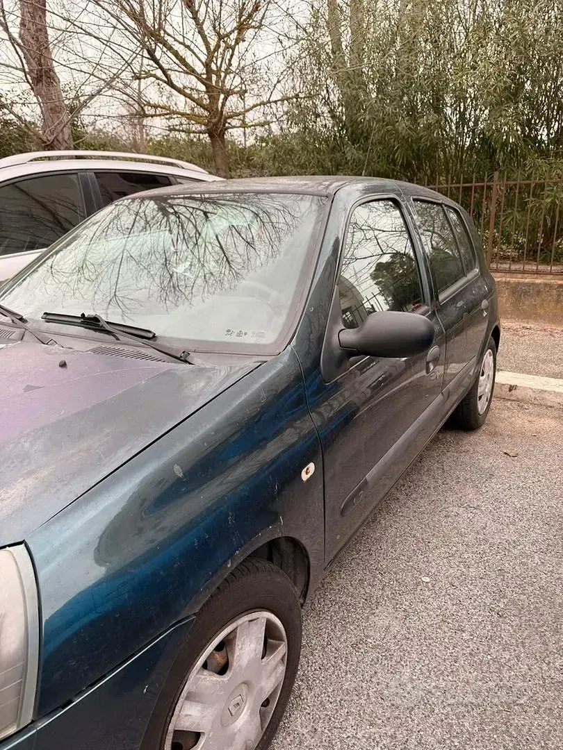 Usata Renault Clio 75 CV (55 kW) 2005 Verde Utilitaria