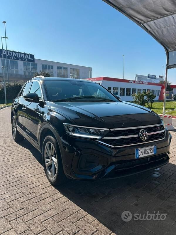 Nero Usata 2023 VW T-Roc R-line SUV | 24.250 € (Cara) - Immagine 1/4