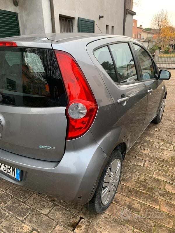 Usata Opel Agila 65 CV (47 kW) 2010 Grigio Utilitaria