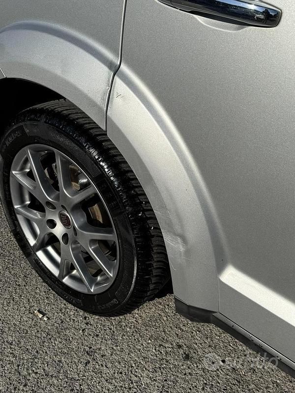 Usata Fiat Freemont Lounge 140 CV (102 kW) 2013 Grigio SUV