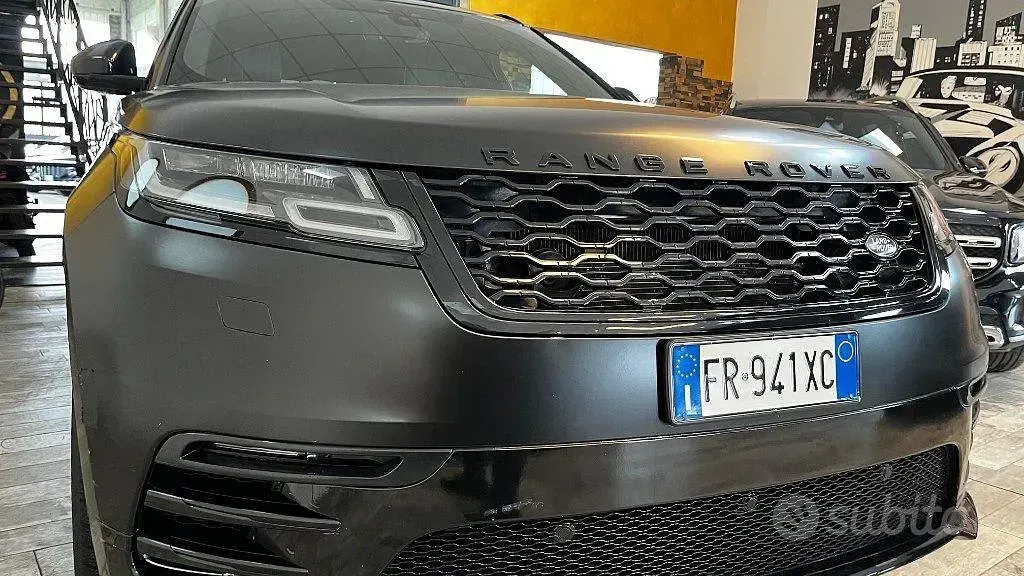 Usata Land Rover Range Rover Velar HSE Dynamic 241 CV (177 kW) 2018 Nero SUV