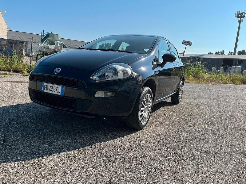 Nero Usata 2016 Fiat Punto Due volumi | 5250 € (Ottimo prezzo) - Immagine 1/4