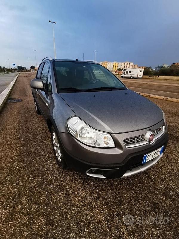 Grigio Usata 2011 Fiat Sedici Dynamic SUV | 4800 € (Buon prezzo) - Immagine 1/4