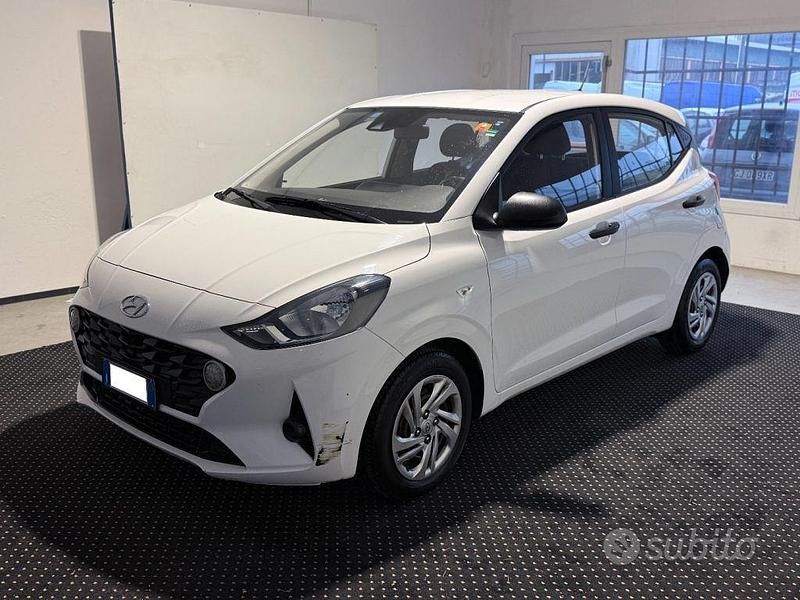 Usata Hyundai i10 Advanced 67 CV (49 kW) 2022 Bianco pastello Utilitaria