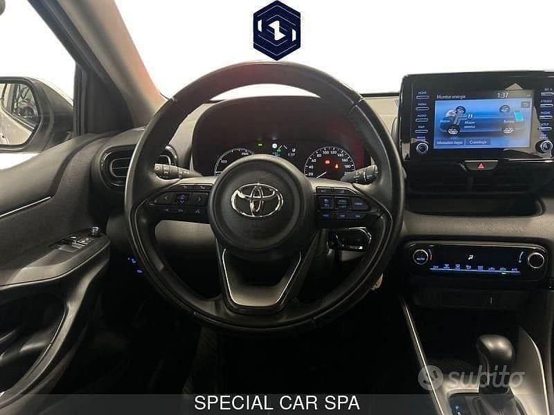 Gebraucht Toyota Yaris Hybrid Business Edition 116 PS (85 kW) 2023 Weiß Limousine