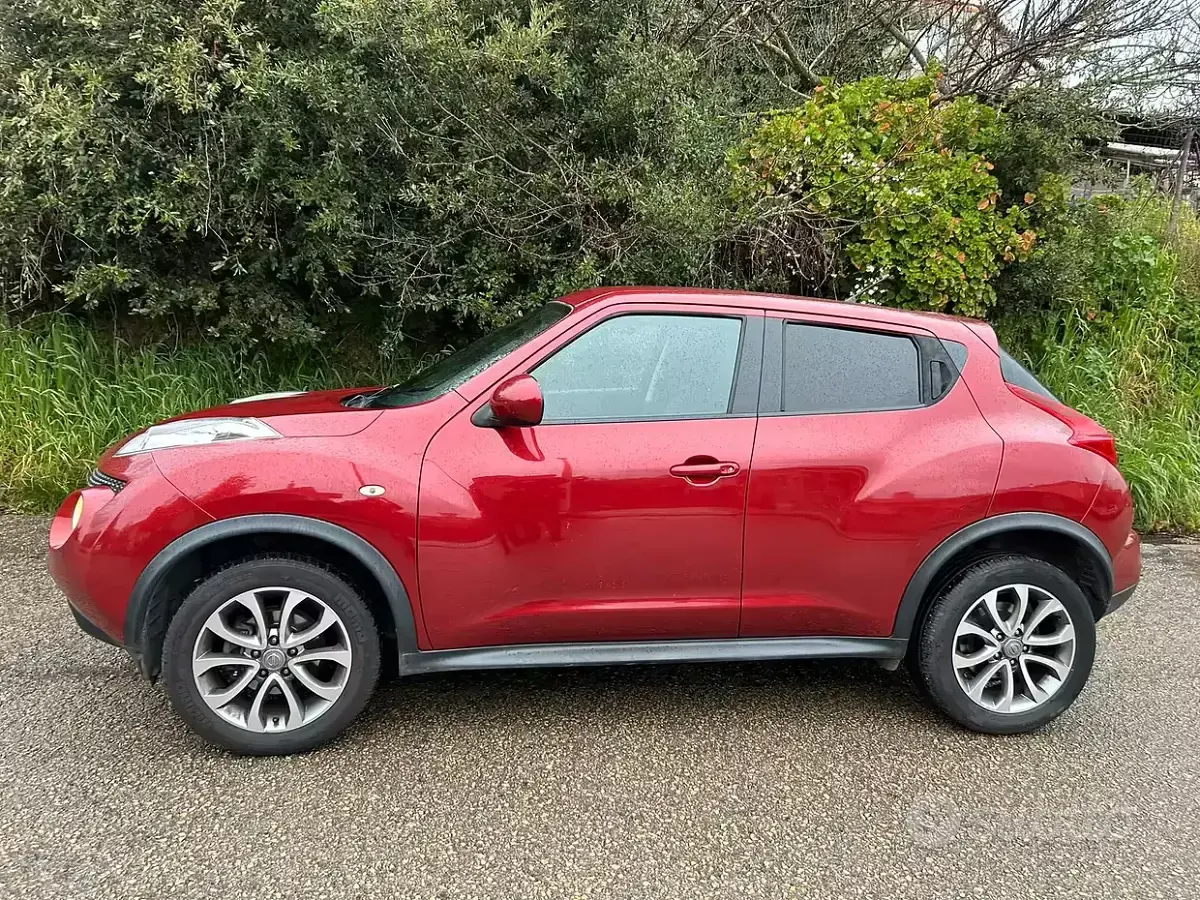 Usata Nissan Juke Tekna 117 CV (86 kW) 2013 Rosso SUV