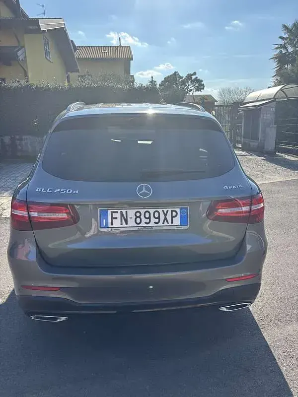 Usata Mercedes GLC250 Premium 205 CV (150 kW) 2018 Grigio SUV